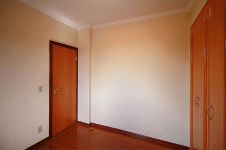 Apartamento à venda com 114m², 4 quartos e 2 vagasQuarto 2