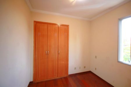 Apartamento à venda com 114m², 4 quartos e 2 vagasQuarto 2
