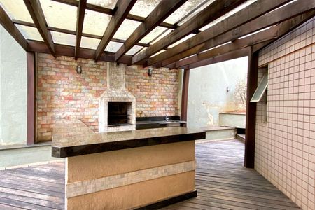 Apartamento à venda com 114m², 4 quartos e 2 vagas Apartamento à venda com 114m², 4 quartos e 2 vagasÁrea comum - Churrasqueira