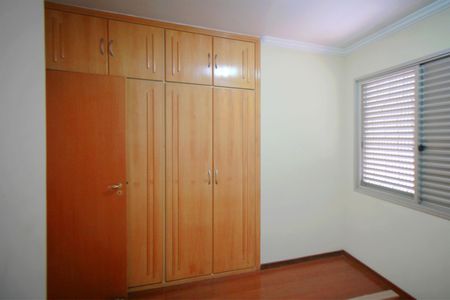 Apartamento à venda com 114m², 4 quartos e 2 vagasQuarto 1