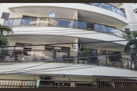 Apartamento à venda com 104m², 3 quartos e 2 vagas Apartamento à venda com 104m², 3 quartos e 2 vagasPlaquinha