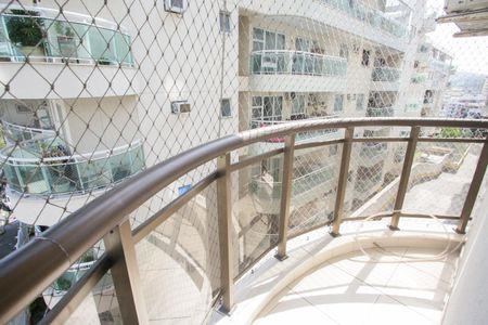 Apartamento à venda com 104m², 3 quartos e 2 vagas Apartamento à venda com 104m², 3 quartos e 2 vagasVaranda da Suíte 2