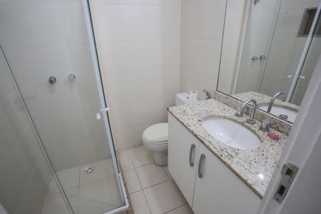 Apartamento à venda com 104m², 3 quartos e 2 vagas Apartamento à venda com 104m², 3 quartos e 2 vagasBanheiro da Suíte 1