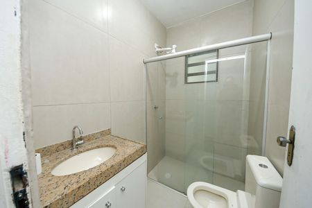 Casa à venda com 300m², 2 quartos e 2 vagas Casa à venda com 300m², 2 quartos e 2 vagasBanheiro