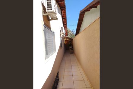 Casa de condomínio para alugar com 131m², 3 quartos e 2 vagas Casa de condomínio para alugar com 131m², 3 quartos e 2 vagasQuintal