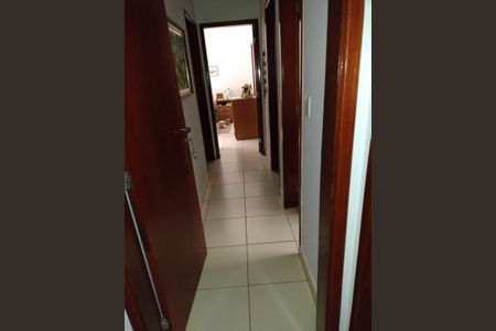 Casa de condomínio para alugar com 131m², 3 quartos e 2 vagas Casa de condomínio para alugar com 131m², 3 quartos e 2 vagasCorredor