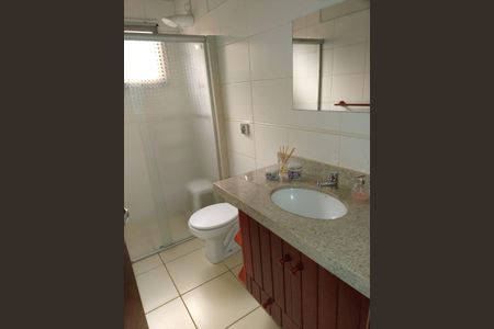 Casa de condomínio para alugar com 131m², 3 quartos e 2 vagas Casa de condomínio para alugar com 131m², 3 quartos e 2 vagasBanheiro