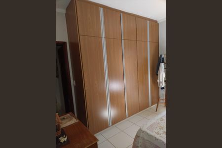 Casa de condomínio para alugar com 131m², 3 quartos e 2 vagas Casa de condomínio para alugar com 131m², 3 quartos e 2 vagasQuarto