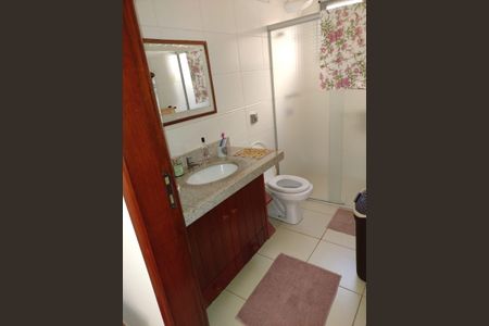 Casa de condomínio para alugar com 131m², 3 quartos e 2 vagas Casa de condomínio para alugar com 131m², 3 quartos e 2 vagasBanheiro