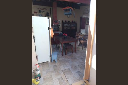 Casa de condomínio para alugar com 131m², 3 quartos e 2 vagas Casa de condomínio para alugar com 131m², 3 quartos e 2 vagasChurrasqueira