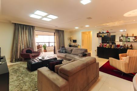 Apartamento à venda com 230m², 4 quartos e 4 vagasSala