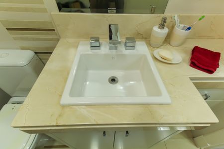 Apartamento à venda com 230m², 4 quartos e 4 vagasBanheiro da Suíte 3