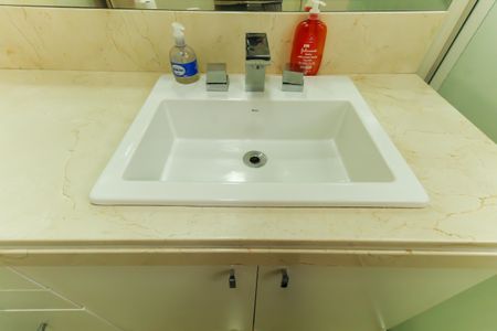 Apartamento à venda com 230m², 4 quartos e 4 vagasBanheiro da Suíte 1