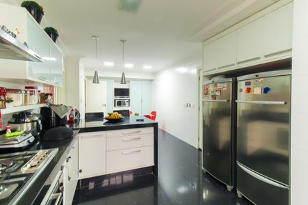 Apartamento à venda com 230m², 4 quartos e 4 vagasCozinha