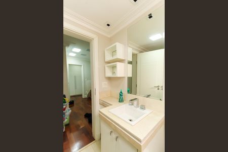 Apartamento à venda com 230m², 4 quartos e 4 vagasBanheiro da Suíte 4