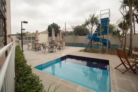 Apartamento à venda com 40m², 2 quartos e sem vagaÁrea comum - Piscina