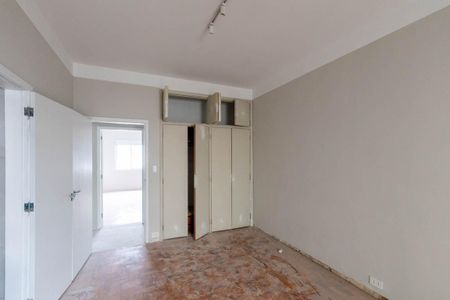 Apartamento à venda com 240m², 3 quartos e 1 vaga Apartamento à venda com 240m², 3 quartos e 1 vagaSuíte