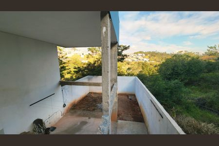Casa à venda com 120m², 2 quartos e 3 vagasTerraço