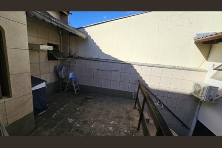 Casa à venda com 164m², 4 quartos e 3 vagas Casa à venda com 164m², 4 quartos e 3 vagasvaranda