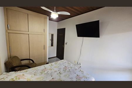 Casa à venda com 164m², 4 quartos e 3 vagas Casa à venda com 164m², 4 quartos e 3 vagasQuarto