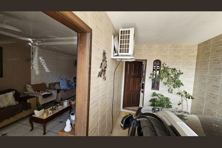 Casa à venda com 164m², 4 quartos e 3 vagas Casa à venda com 164m², 4 quartos e 3 vagasGaragem