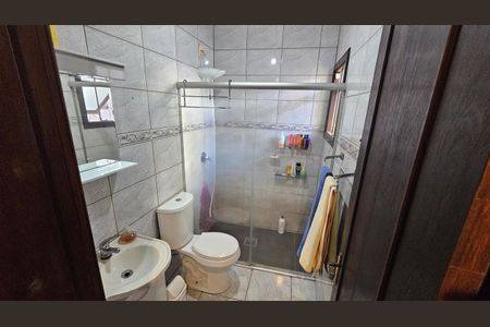 Casa à venda com 164m², 4 quartos e 3 vagas Casa à venda com 164m², 4 quartos e 3 vagasBanheiro