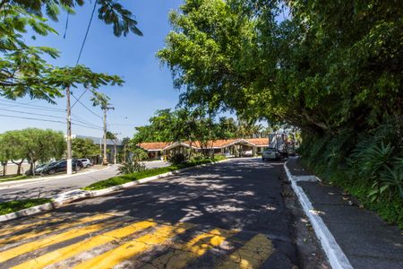 Casa de condomínio para alugar com 415m², 5 quartos e 6 vagas Casa de condomínio para alugar com 415m², 5 quartos e 6 vagasVista da Rua