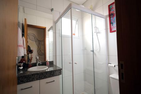 Apartamento à venda com 96m², 2 quartos e 1 vaga Apartamento à venda com 96m², 2 quartos e 1 vagaBanheiro