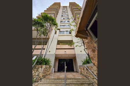 Apartamento à venda com 68m², 2 quartos e 1 vaga Apartamento à venda com 68m², 2 quartos e 1 vagaFachada