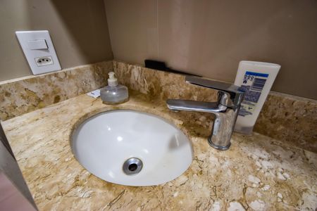 Apartamento à venda com 68m², 2 quartos e 1 vaga Apartamento à venda com 68m², 2 quartos e 1 vagaBanheiro Social