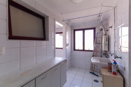 Apartamento à venda com 130m², 3 quartos e 4 vagas Apartamento à venda com 130m², 3 quartos e 4 vagasÁrea de Serviço