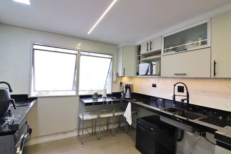 Apartamento à venda com 90m², 3 quartos e 2 vagasCozinha e Área de Serviço