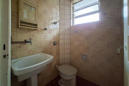Banheiro de kitnet/studio para alugar com 0 quarto, 27m² em Canto do Forte, Praia Grande