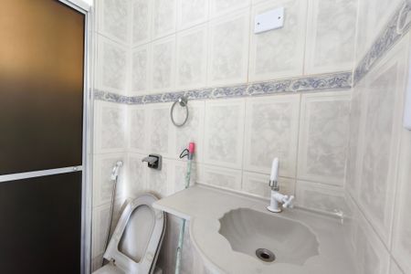 Apartamento à venda com 51m², 2 quartos e 1 vaga Apartamento à venda com 51m², 2 quartos e 1 vagaBanheiro