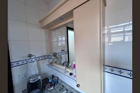 Casa à venda com 206m², 3 quartos e 2 vagas Casa à venda com 206m², 3 quartos e 2 vagasBanheiro da Suíte 2