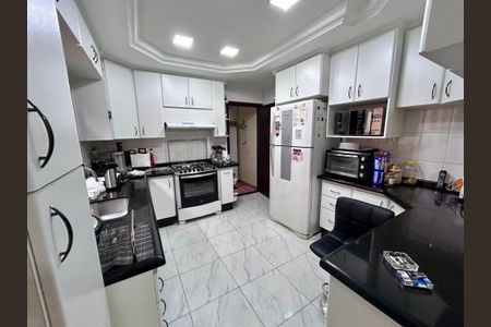 Casa à venda com 206m², 3 quartos e 2 vagas Casa à venda com 206m², 3 quartos e 2 vagasCozinha
