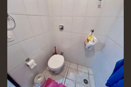 Casa à venda com 206m², 3 quartos e 2 vagas Casa à venda com 206m², 3 quartos e 2 vagasLavabo 2
