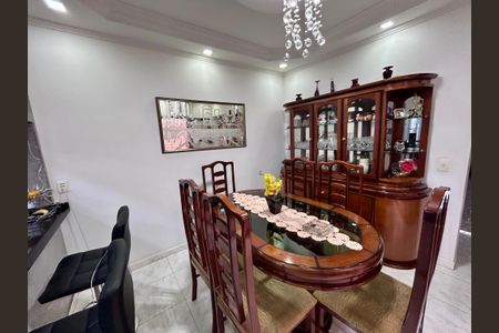 Casa à venda com 206m², 3 quartos e 2 vagas Casa à venda com 206m², 3 quartos e 2 vagasCopa
