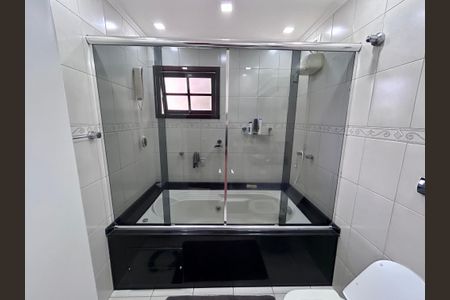 Casa à venda com 206m², 3 quartos e 2 vagas Casa à venda com 206m², 3 quartos e 2 vagasBanheiro da Suíte 1