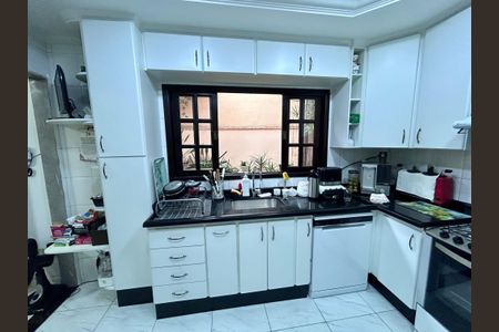 Casa à venda com 206m², 3 quartos e 2 vagas Casa à venda com 206m², 3 quartos e 2 vagasCozinha