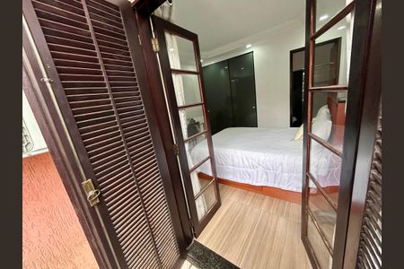 Casa à venda com 206m², 3 quartos e 2 vagas Casa à venda com 206m², 3 quartos e 2 vagasQuarto Suíte 2