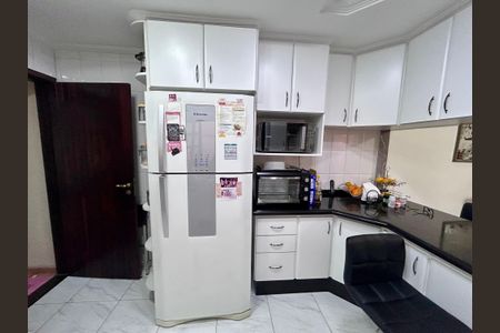 Casa à venda com 206m², 3 quartos e 2 vagas Casa à venda com 206m², 3 quartos e 2 vagasCozinha