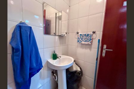 Casa à venda com 206m², 3 quartos e 2 vagas Casa à venda com 206m², 3 quartos e 2 vagasLavabo 2