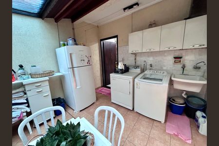Casa à venda com 206m², 3 quartos e 2 vagas Casa à venda com 206m², 3 quartos e 2 vagasÁrea de Serviço