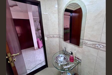 Casa à venda com 206m², 3 quartos e 2 vagas Casa à venda com 206m², 3 quartos e 2 vagasLavabo 1