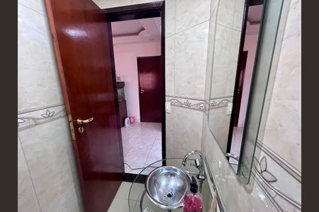 Casa à venda com 206m², 3 quartos e 2 vagas Casa à venda com 206m², 3 quartos e 2 vagasLavabo 1