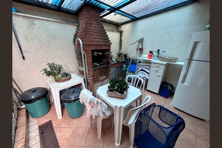 Casa à venda com 206m², 3 quartos e 2 vagas Casa à venda com 206m², 3 quartos e 2 vagasÁrea de Serviço
