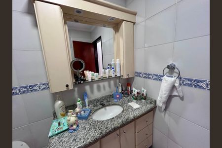 Casa à venda com 206m², 3 quartos e 2 vagas Casa à venda com 206m², 3 quartos e 2 vagasBanheiro da Suíte 3
