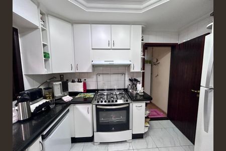 Casa à venda com 206m², 3 quartos e 2 vagas Casa à venda com 206m², 3 quartos e 2 vagasCozinha
