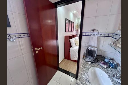 Casa à venda com 206m², 3 quartos e 2 vagas Casa à venda com 206m², 3 quartos e 2 vagasBanheiro da Suíte 2
